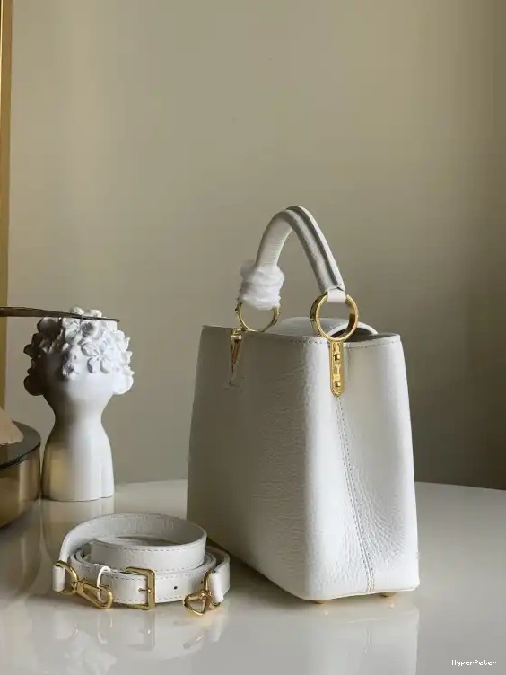 VUITTON LOUIS CAPUCINES BB 0531